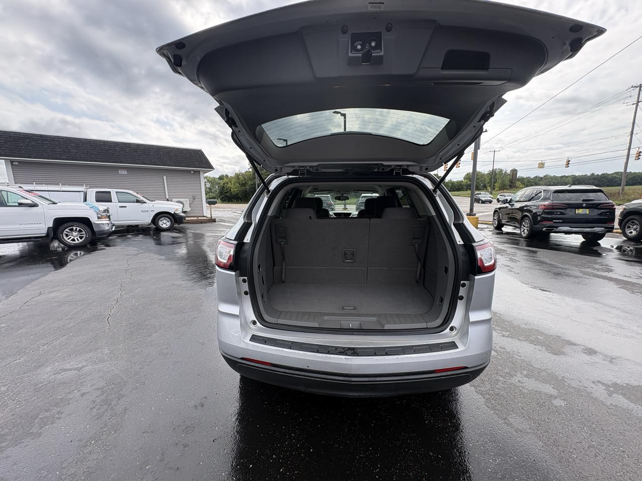 Chevrolet Traverse FWD 4dr LS 2016