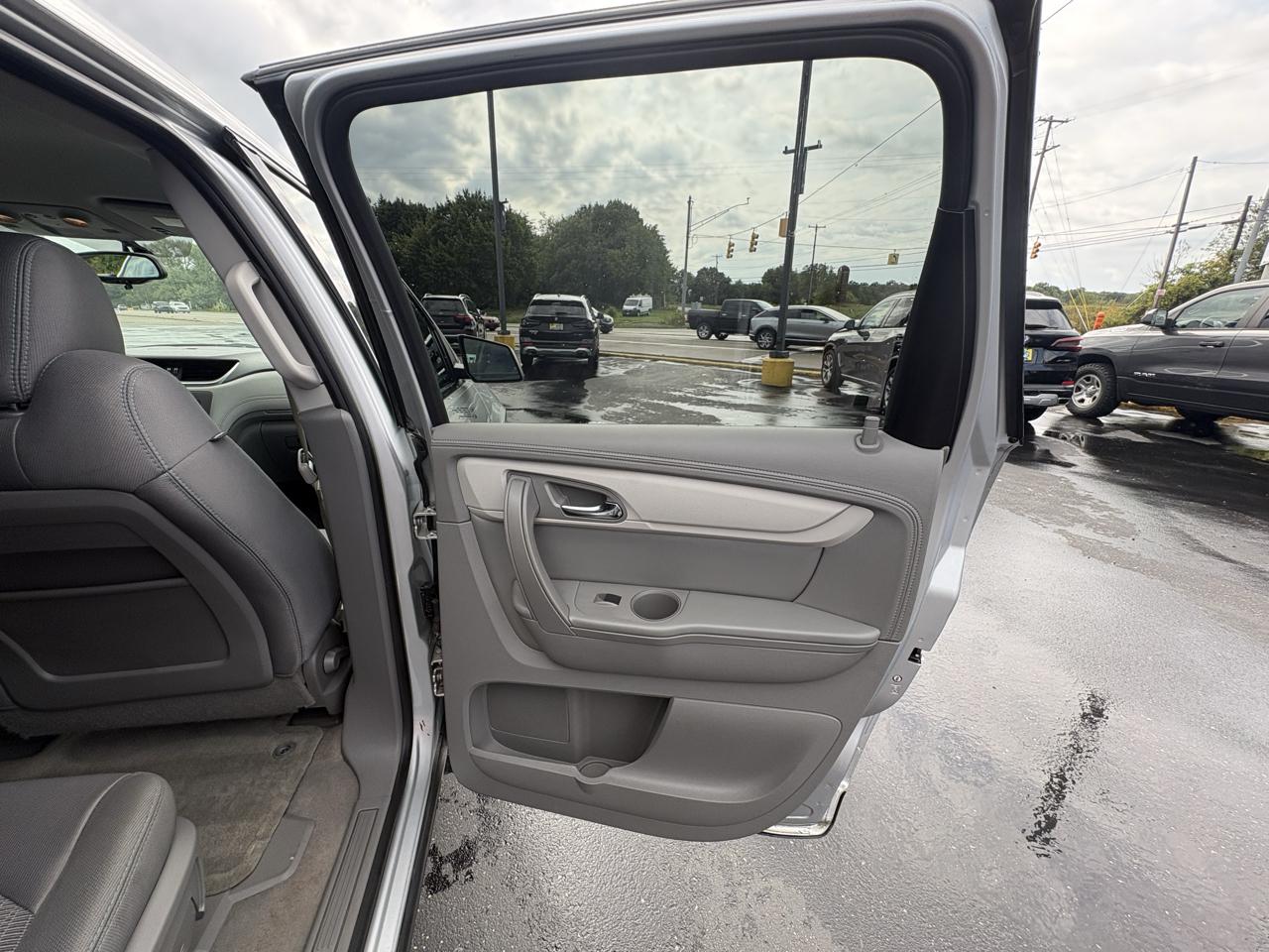 Chevrolet Traverse FWD 4dr LS 2016