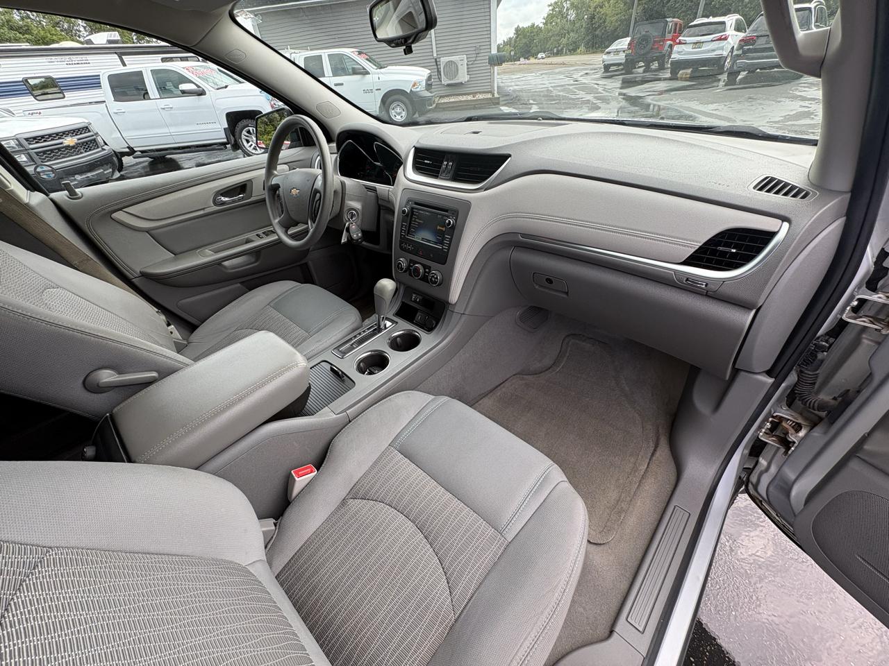 Chevrolet Traverse FWD 4dr LS 2016