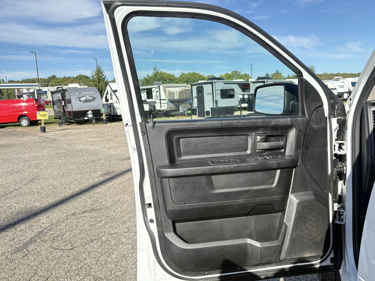 RAM 1500 Classic Tradesman 4x4 Quad Cab 6'4" Box 2021