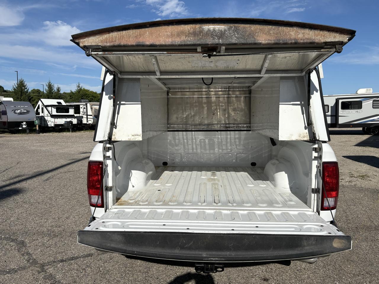 RAM 1500 Classic Tradesman 4x4 Quad Cab 6'4" Box 2021