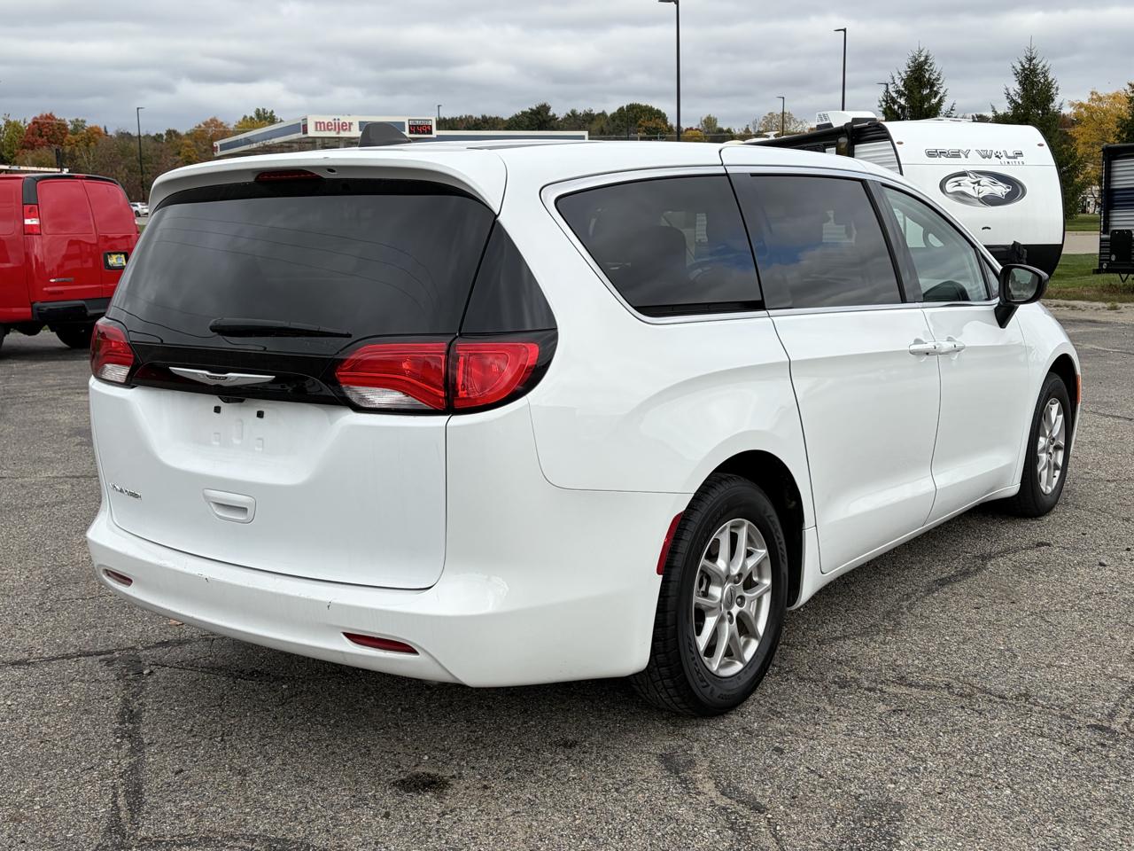 Chrysler Voyager LX FWD 2024