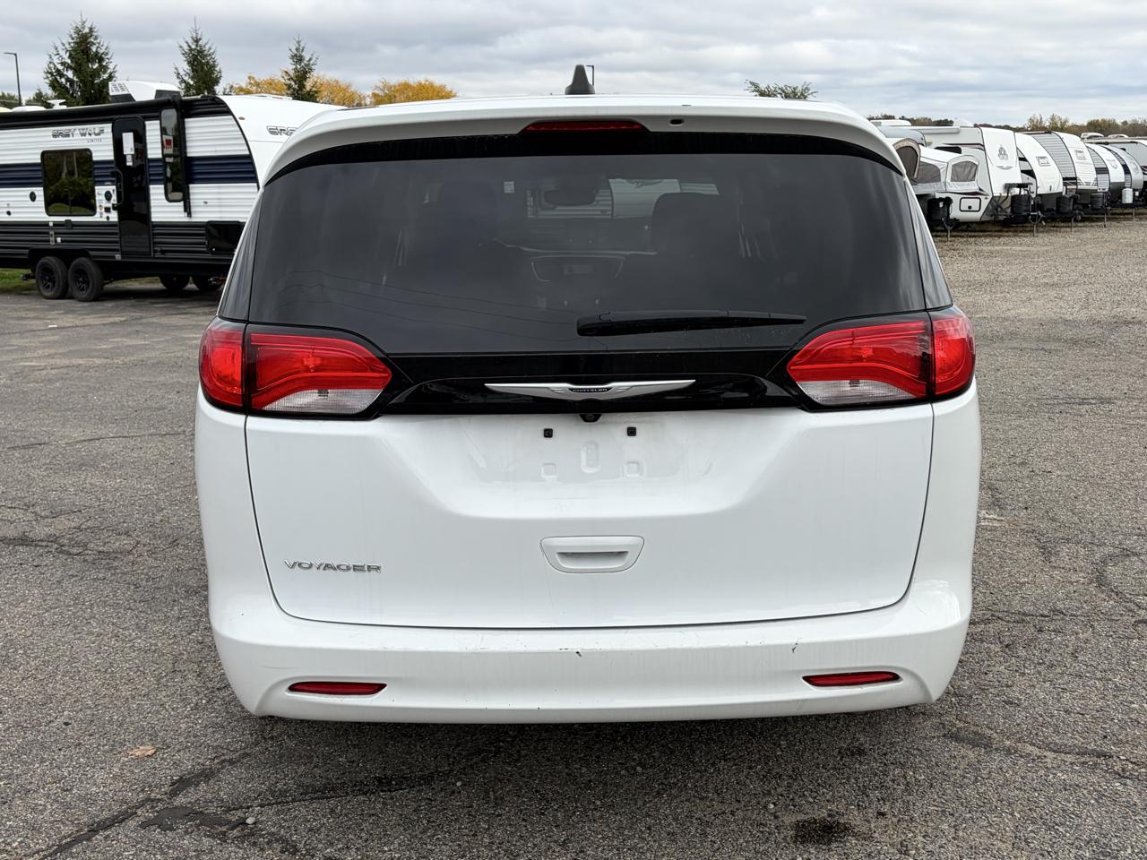 Chrysler Voyager LX FWD 2024