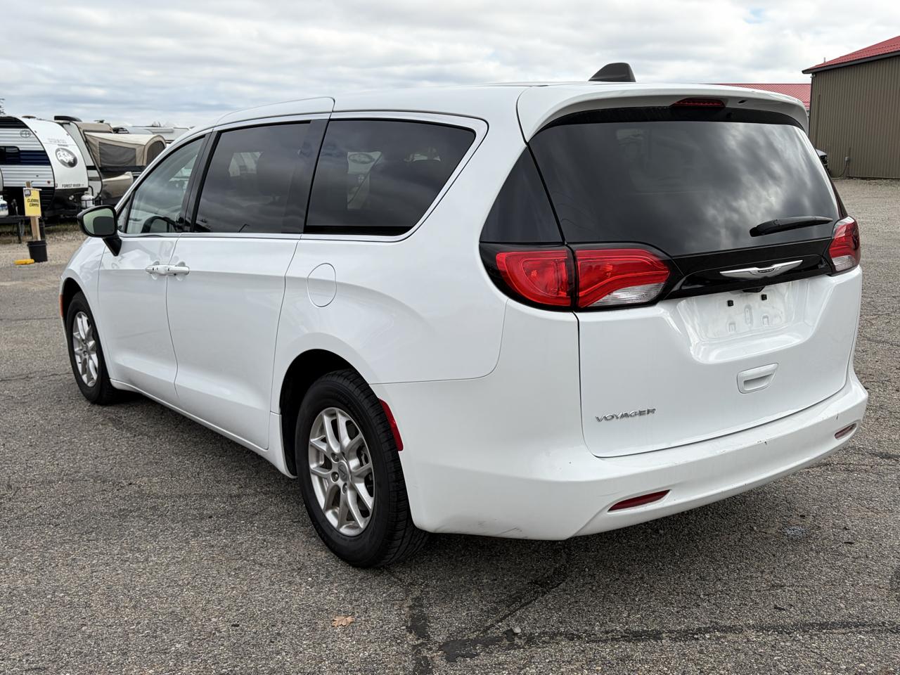 Chrysler Voyager LX FWD 2024