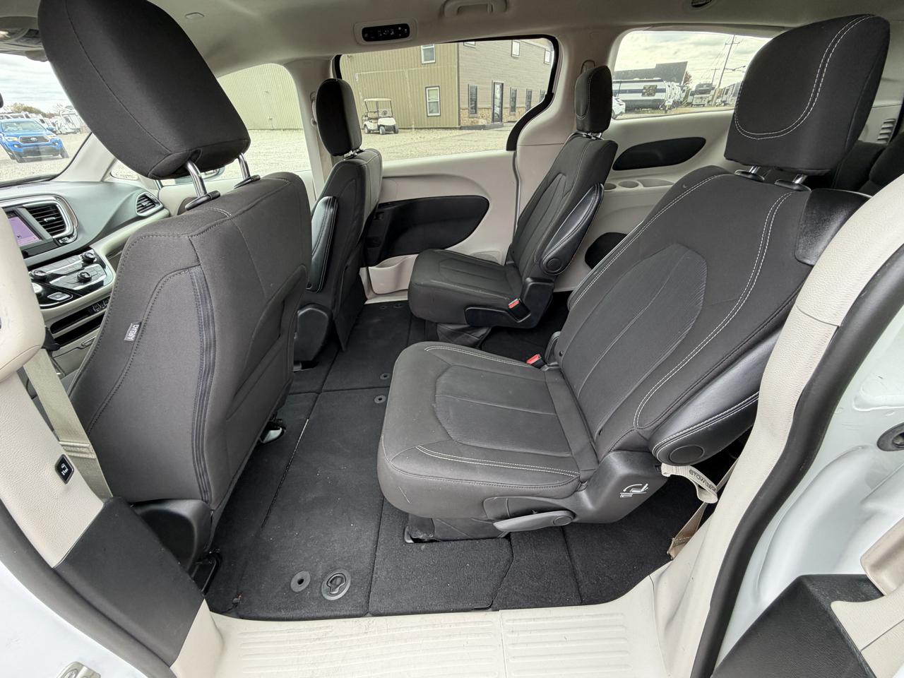 Chrysler Voyager LX FWD 2024
