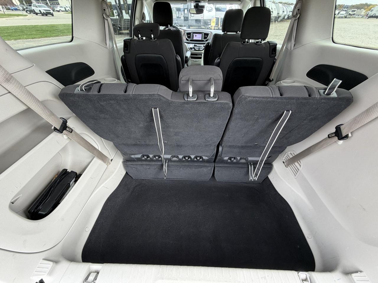 Chrysler Voyager LX FWD 2024