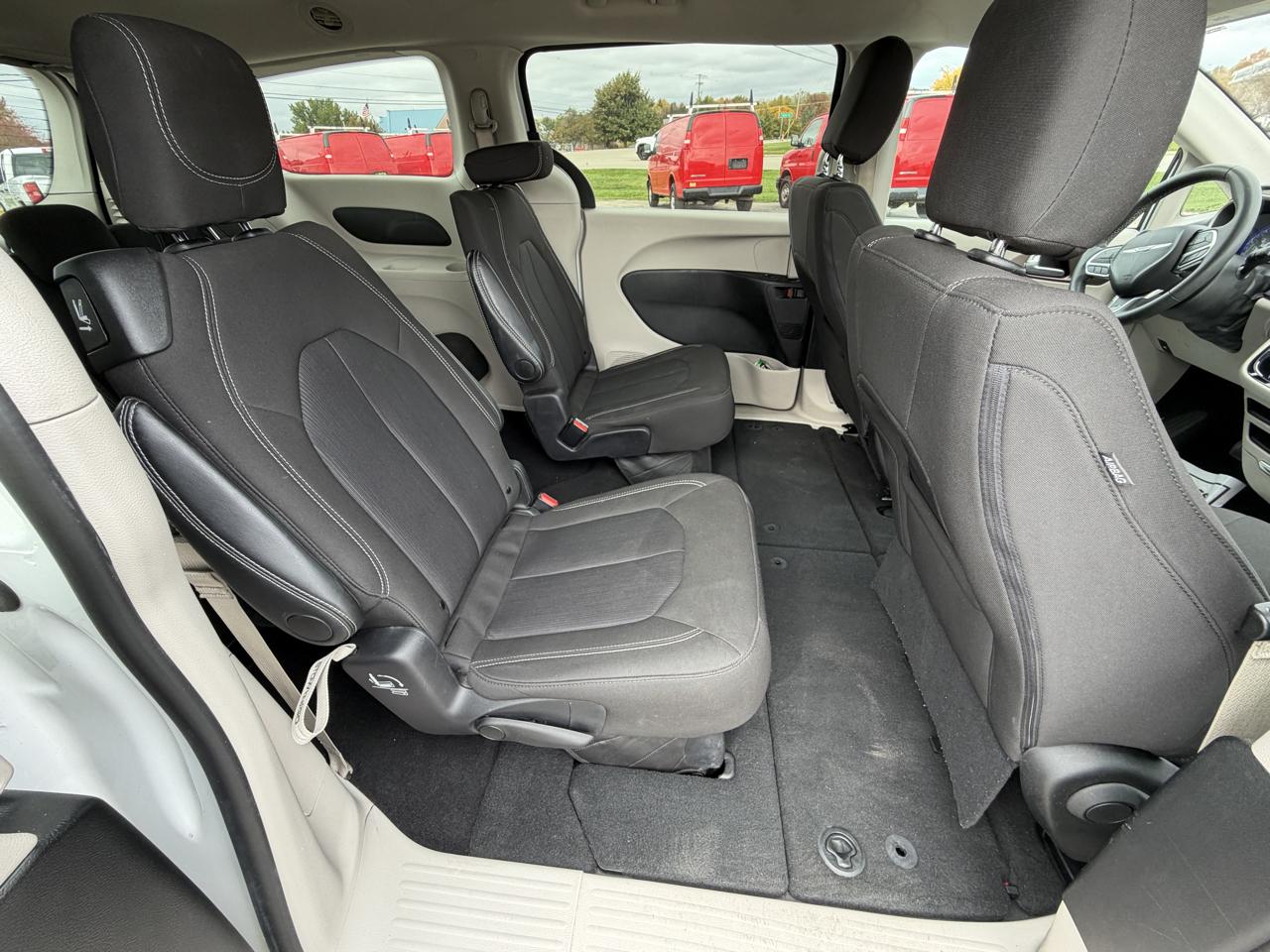 Chrysler Voyager LX FWD 2024