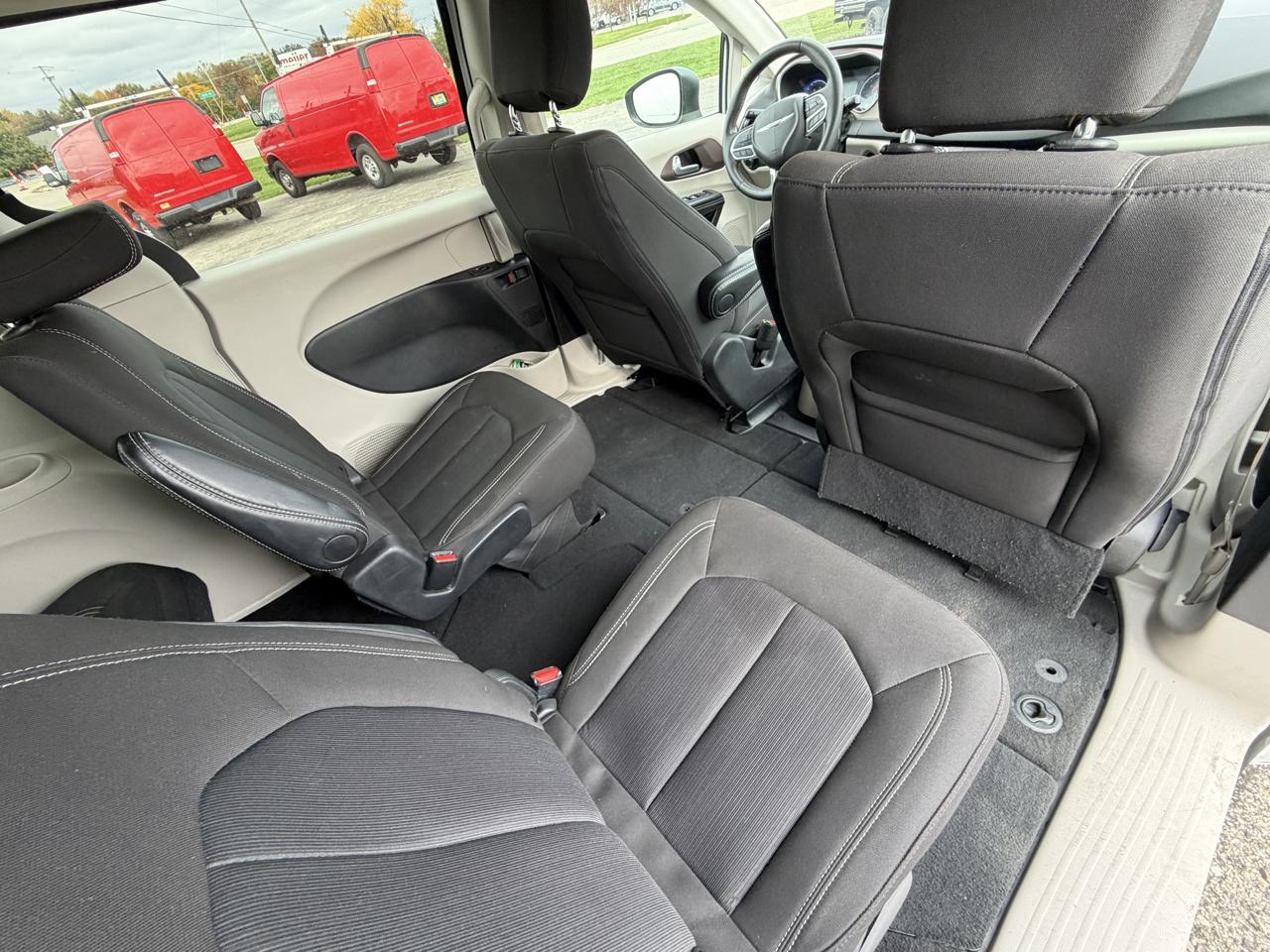 Chrysler Voyager LX FWD 2024