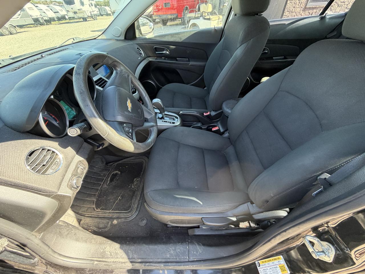 Chevrolet Cruze 4dr Sdn LT w/1FL 2012