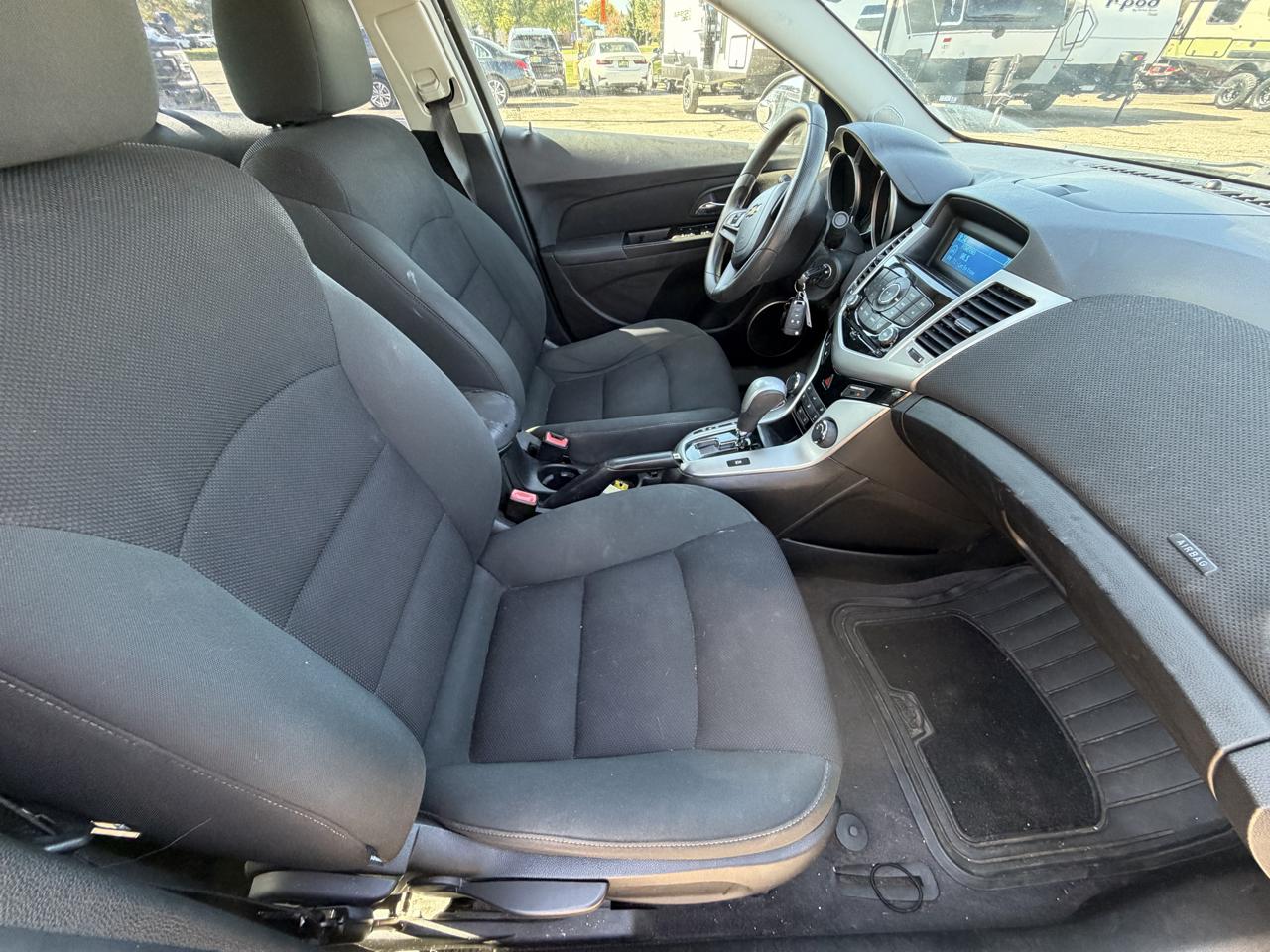 Chevrolet Cruze 4dr Sdn LT w/1FL 2012