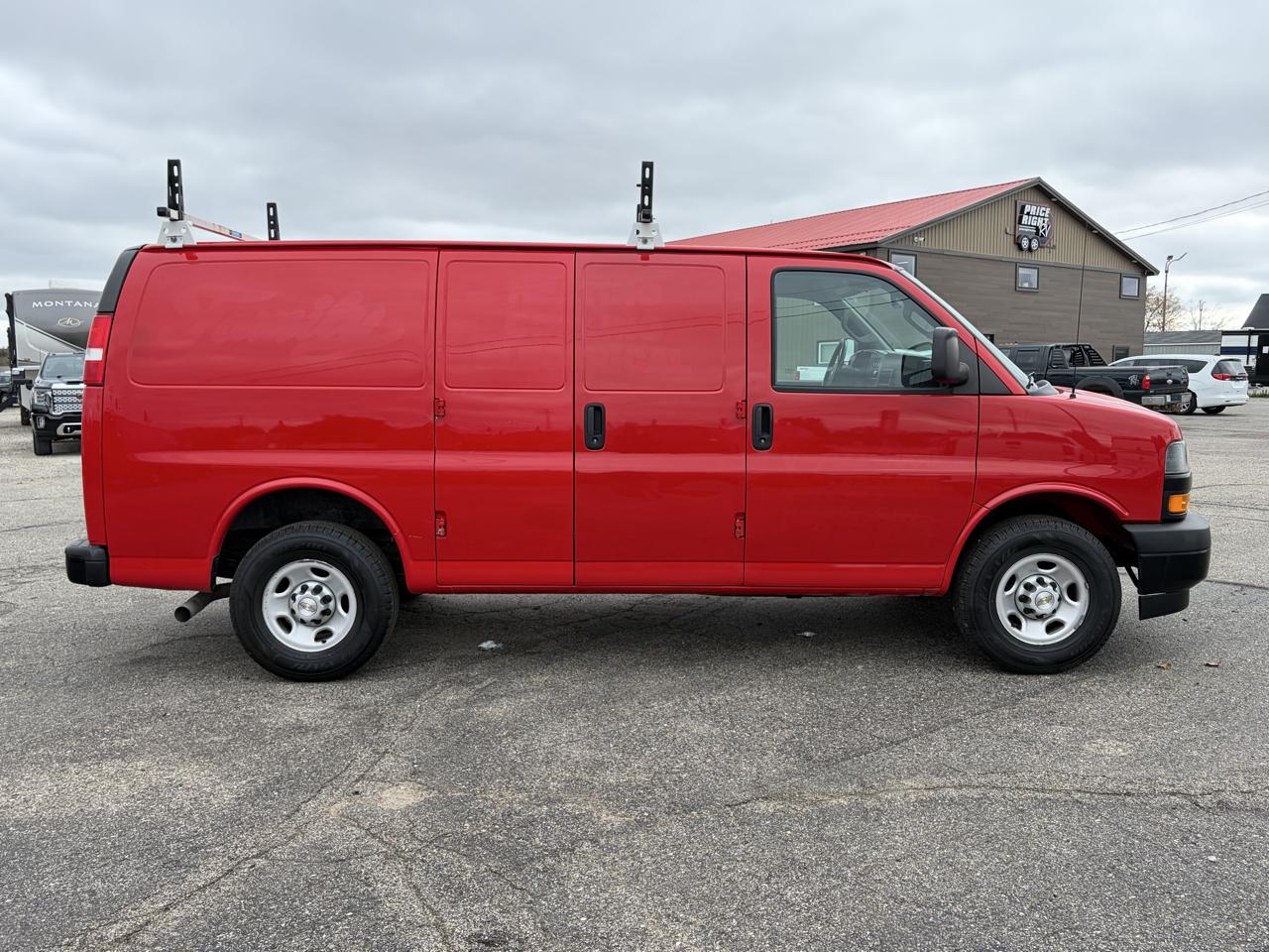 Chevrolet Express Cargo Van RWD 2500 135" 2021