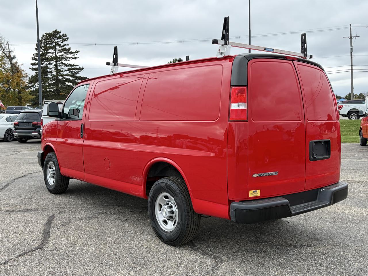 Chevrolet Express Cargo Van RWD 2500 135" 2021