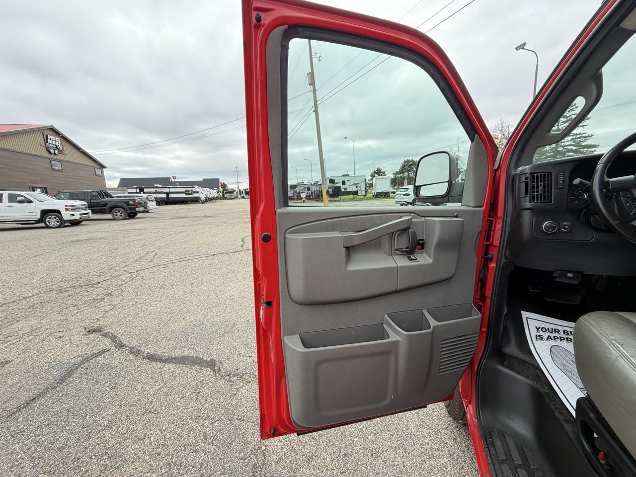 Chevrolet Express Cargo Van RWD 2500 135" 2021