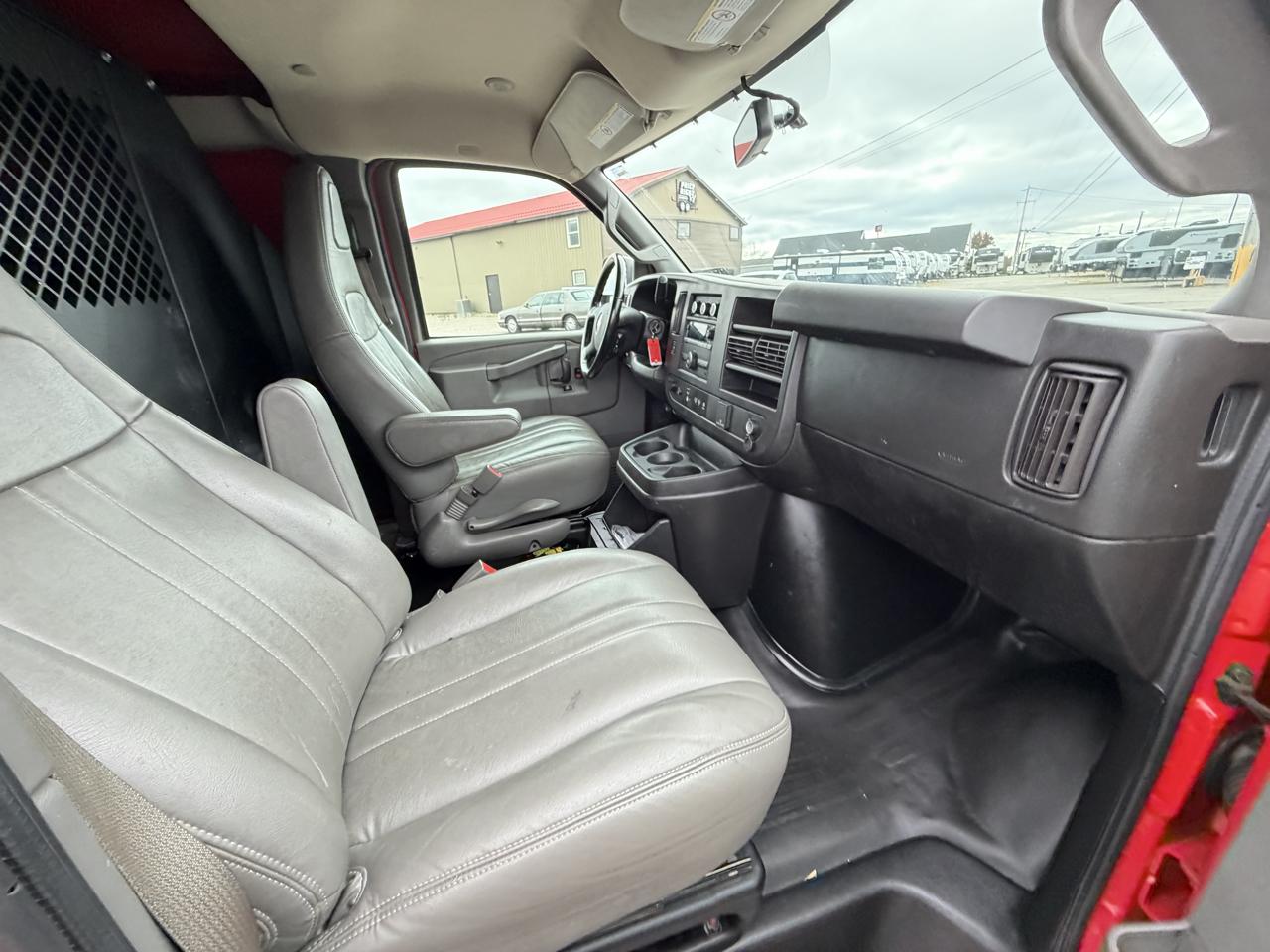Chevrolet Express Cargo Van RWD 2500 135" 2021