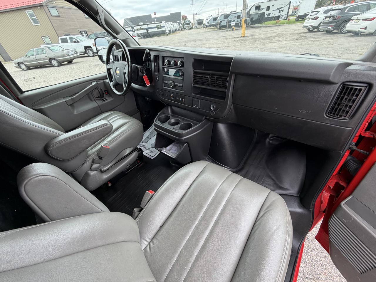 Chevrolet Express Cargo Van RWD 2500 135" 2021