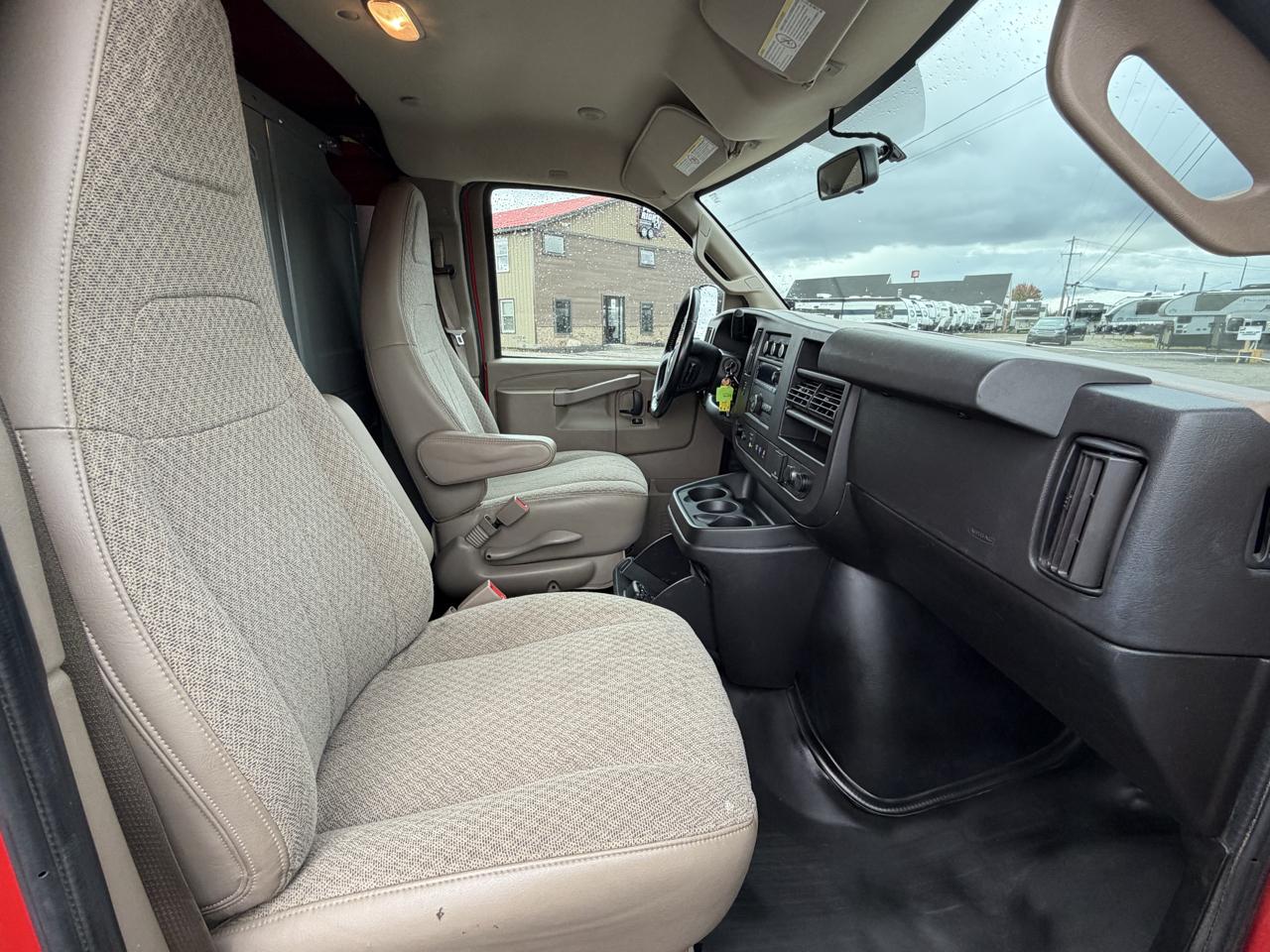 Chevrolet Express Cargo Van RWD 2500 135" 2020