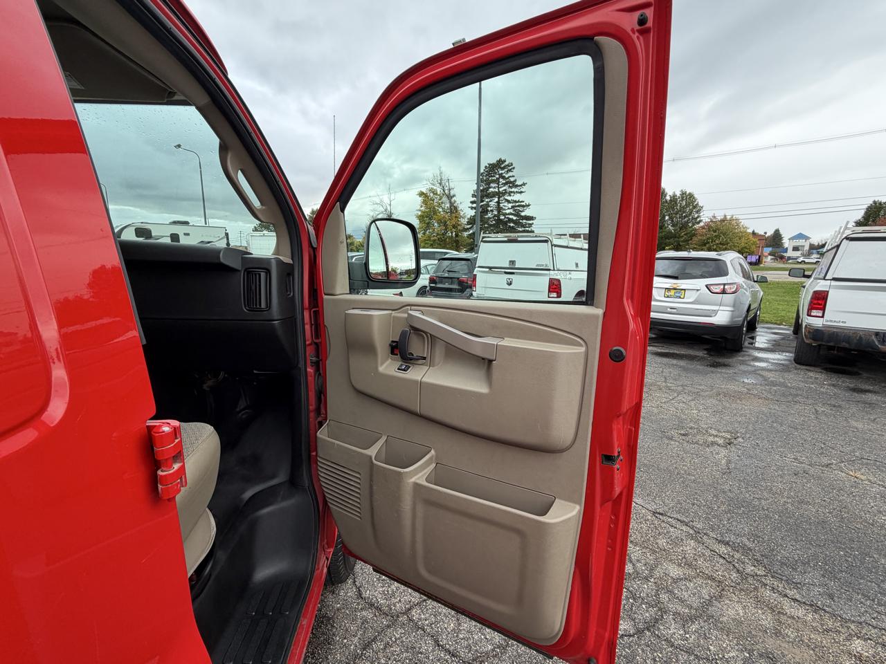 Chevrolet Express Cargo Van RWD 2500 135" 2020