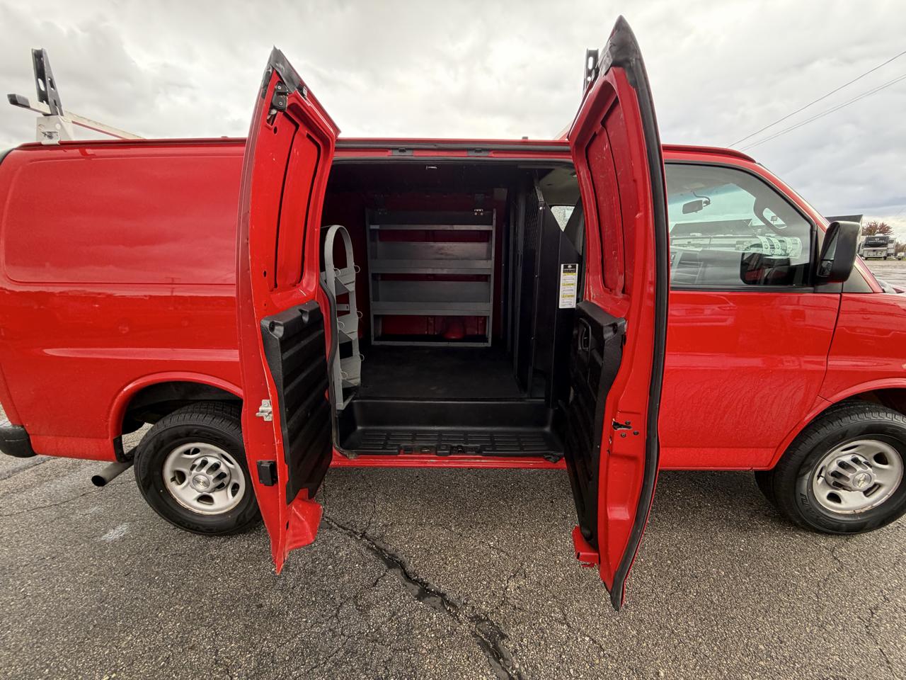 Chevrolet Express Cargo Van RWD 2500 135" 2021