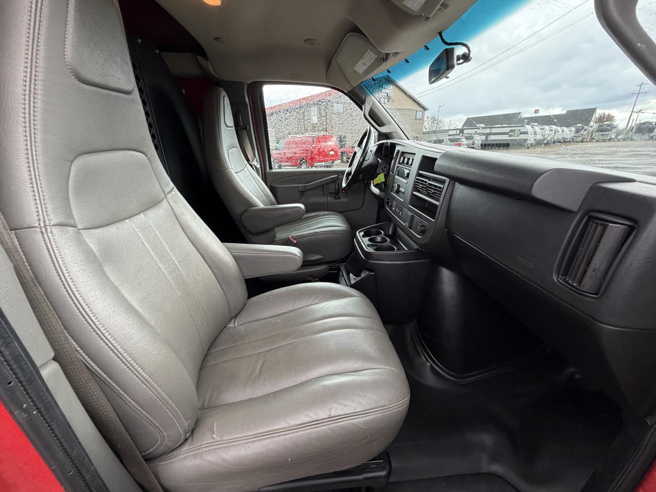 Chevrolet Express Cargo Van RWD 2500 135" 2021