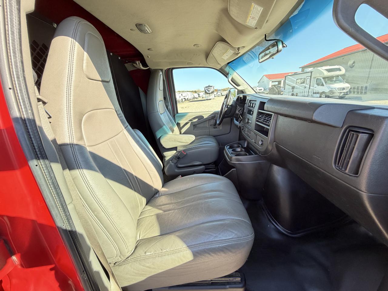 Chevrolet Express Cargo Van RWD 2500 135" 2021