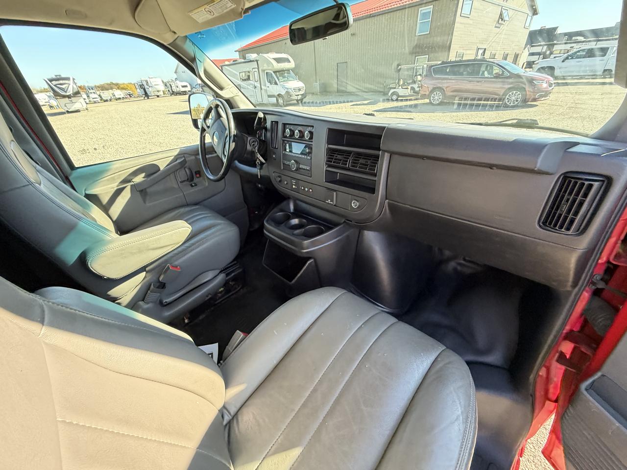 Chevrolet Express Cargo Van RWD 2500 135" 2021