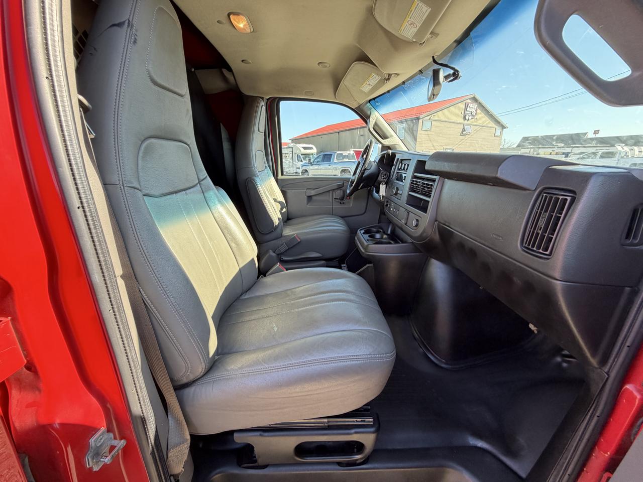 Chevrolet Express Cargo Van RWD 2500 135" 2021