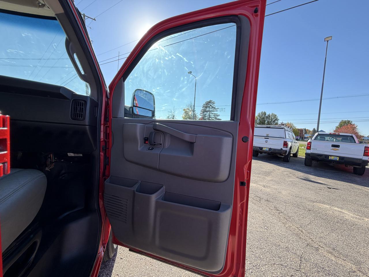 Chevrolet Express Cargo Van RWD 2500 135" 2021