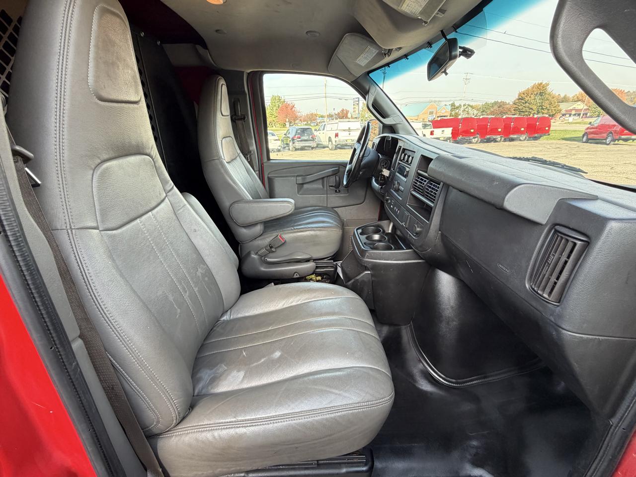 Chevrolet Express Cargo Van RWD 2500 135" 2021