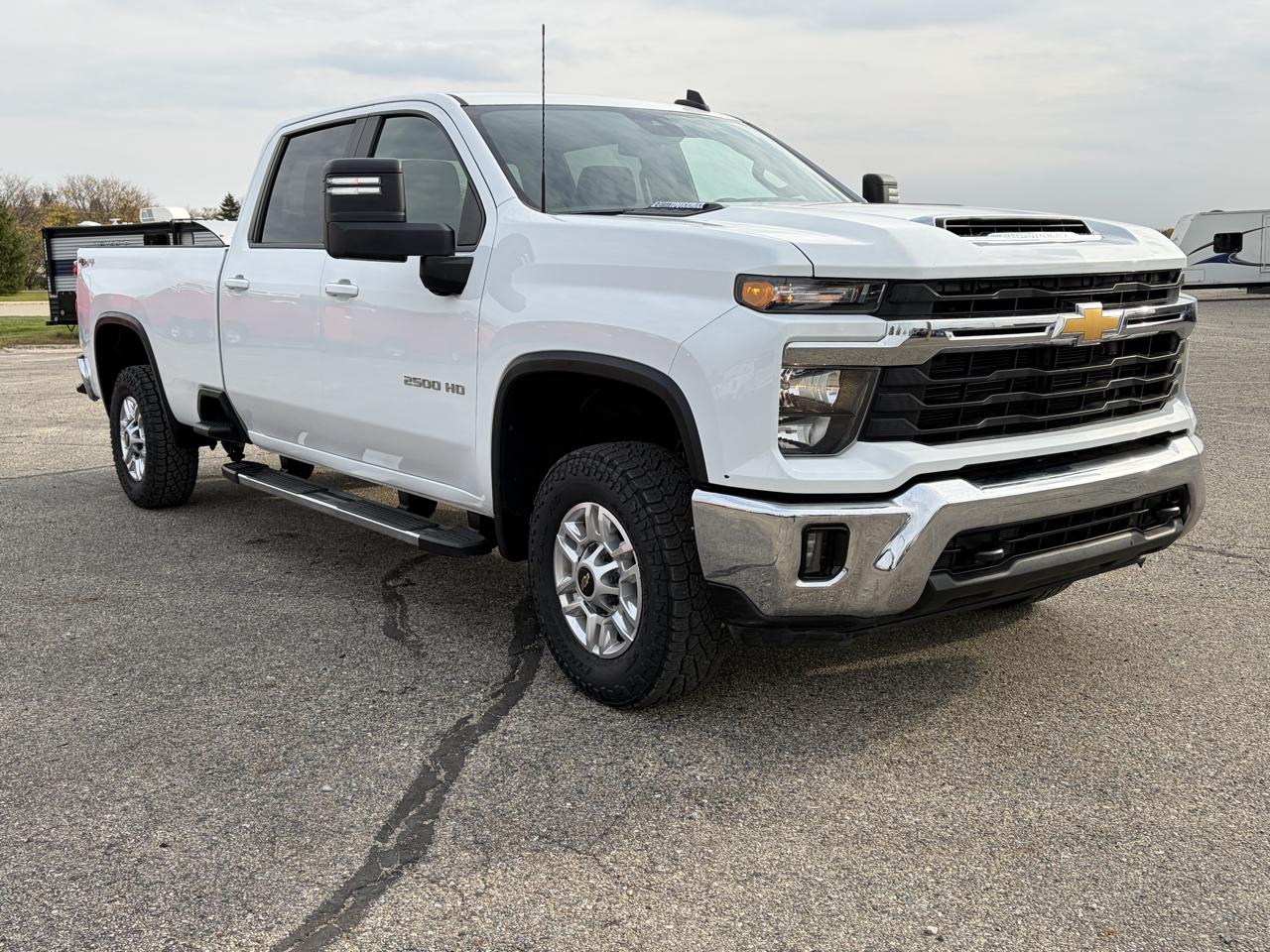 Chevrolet Silverado 2500HD 4WD Crew Cab 172" LT 2025