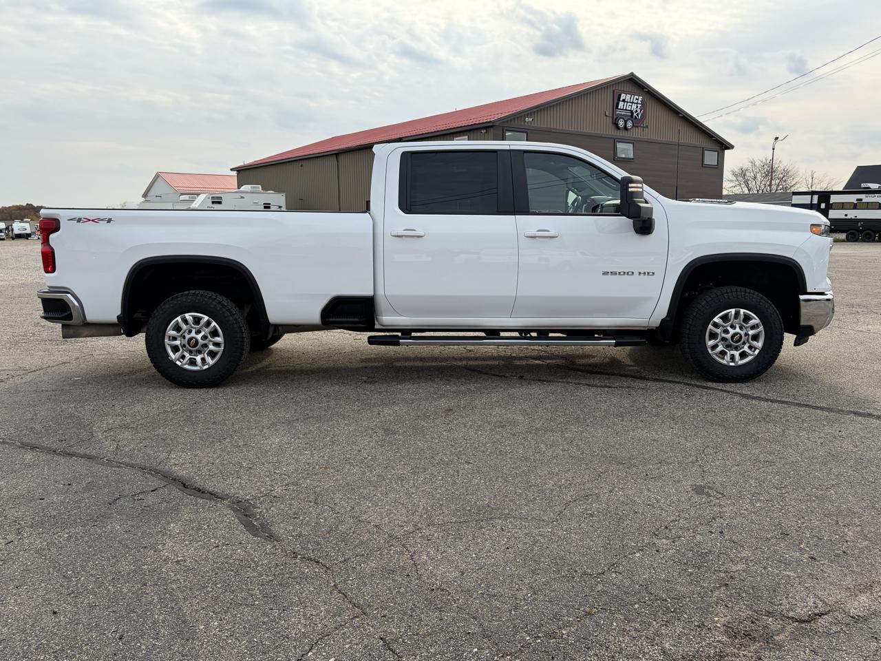 Chevrolet Silverado 2500HD 4WD Crew Cab 172" LT 2025