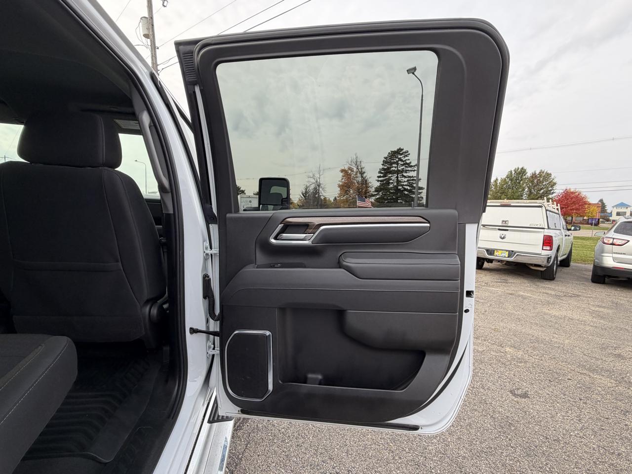 Chevrolet Silverado 2500HD 4WD Crew Cab 172" LT 2025