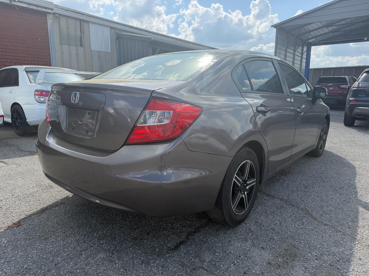 Honda Civic LX Sedan 5-Speed AT 2012