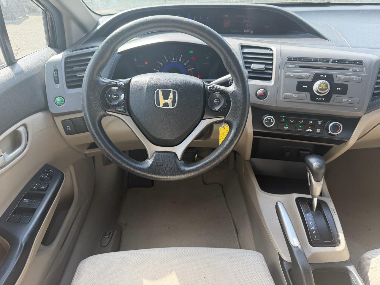 Honda Civic LX Sedan 5-Speed AT 2012