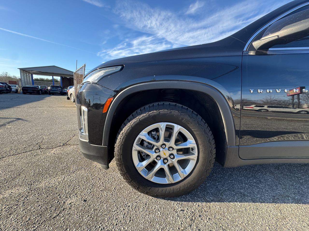 2022 Chevrolet Traverse LS's photo