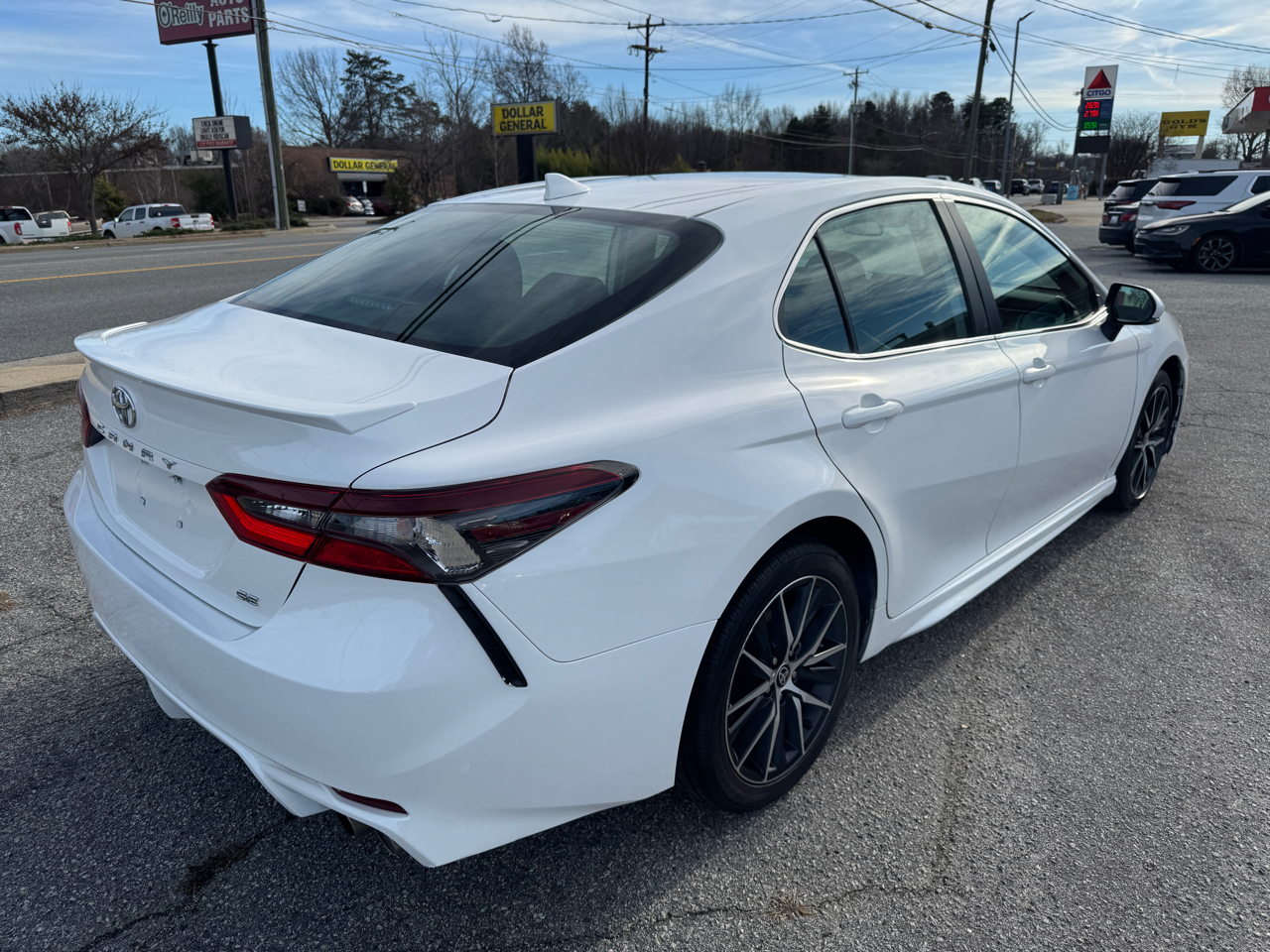 Toyota Camry SE 2023