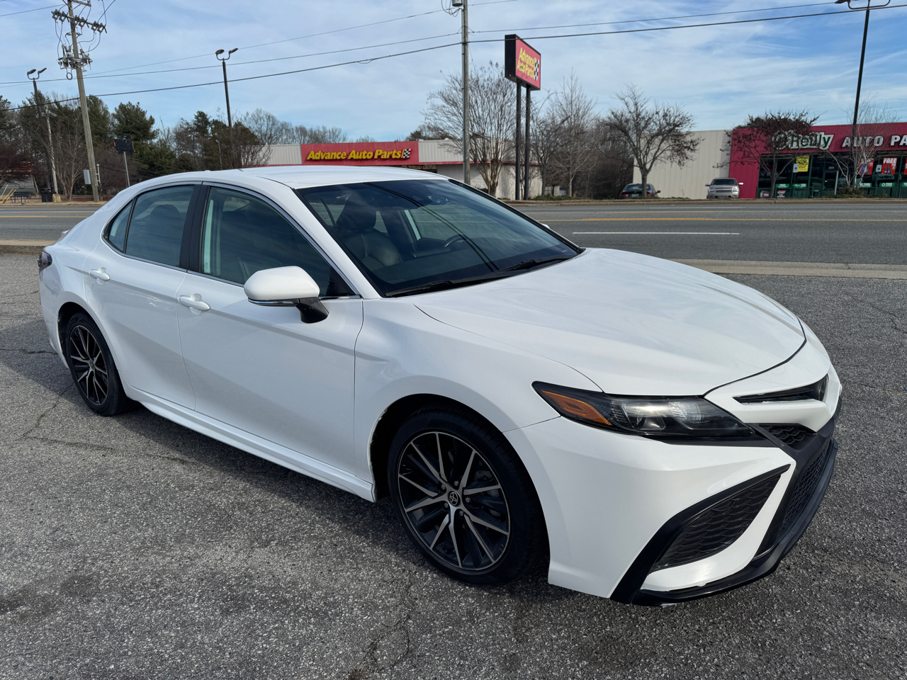 Toyota Camry SE 2023