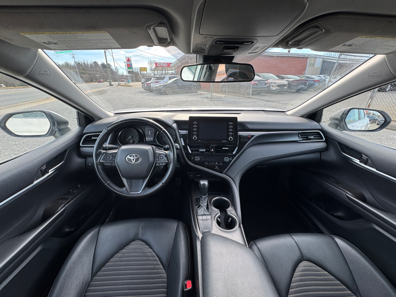 Toyota Camry SE 2023