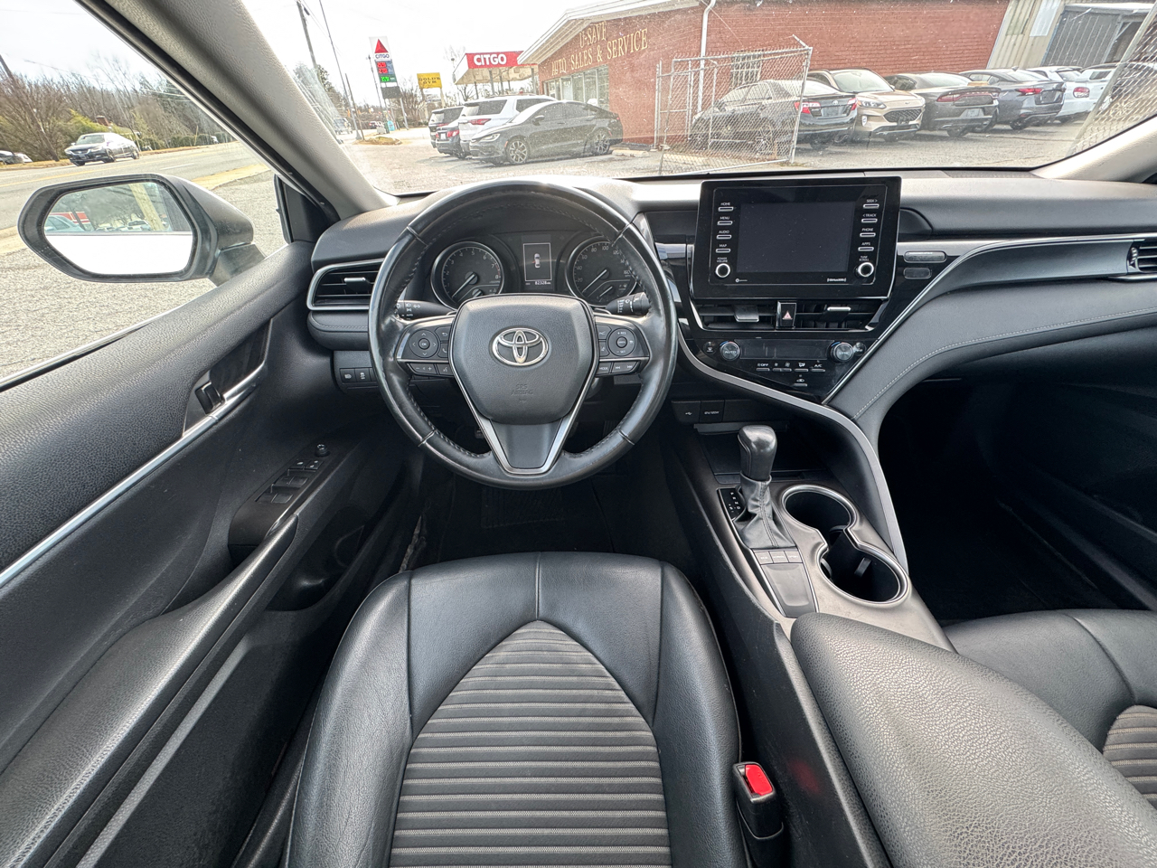 Toyota Camry SE 2023