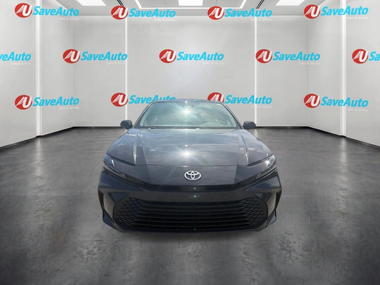 Toyota Camry Hybrid LE 2025