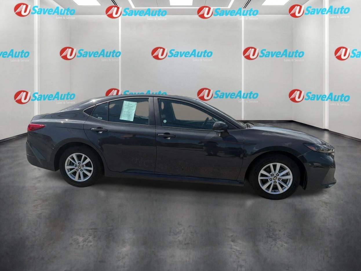 Toyota Camry Hybrid LE 2025