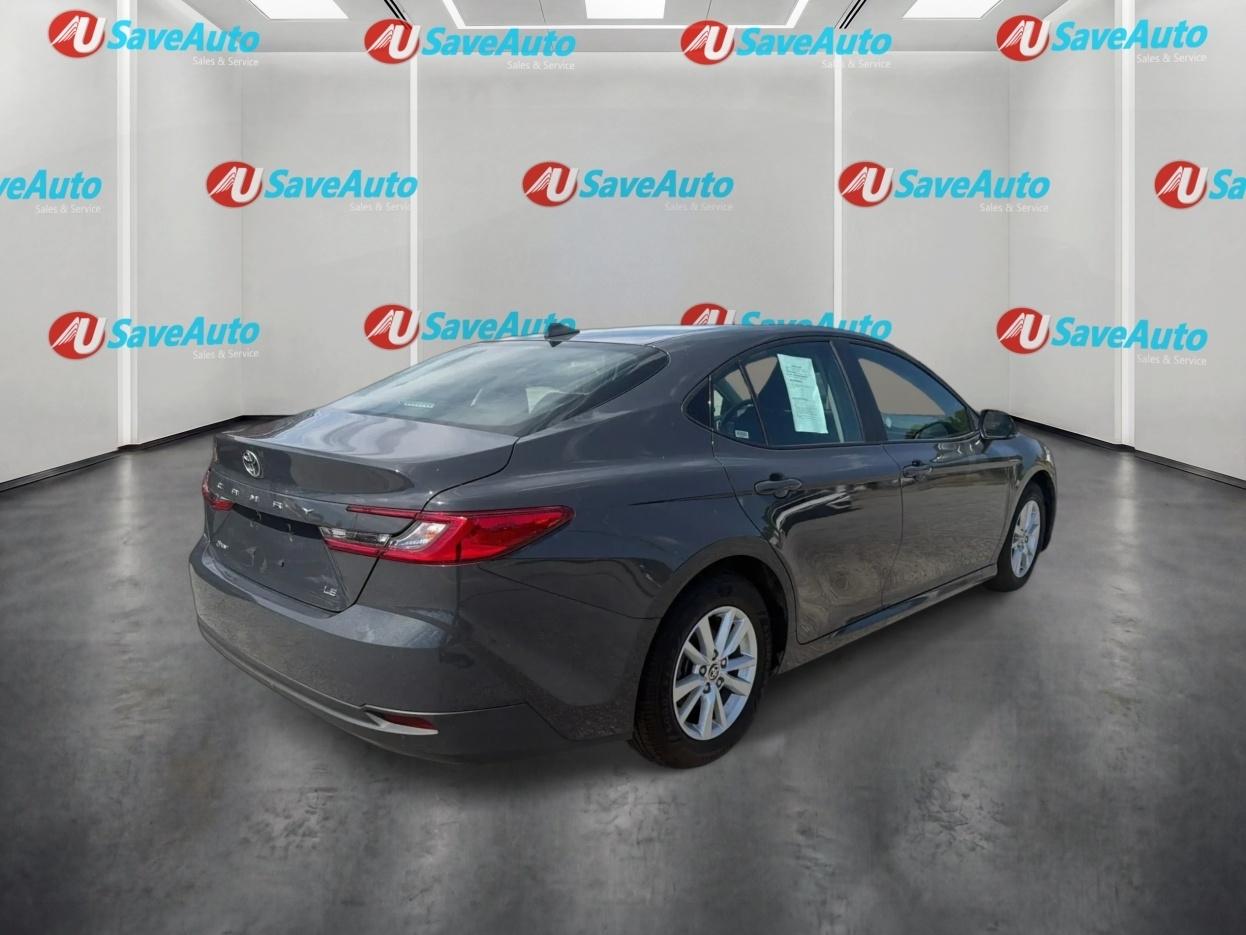 Toyota Camry Hybrid LE 2025