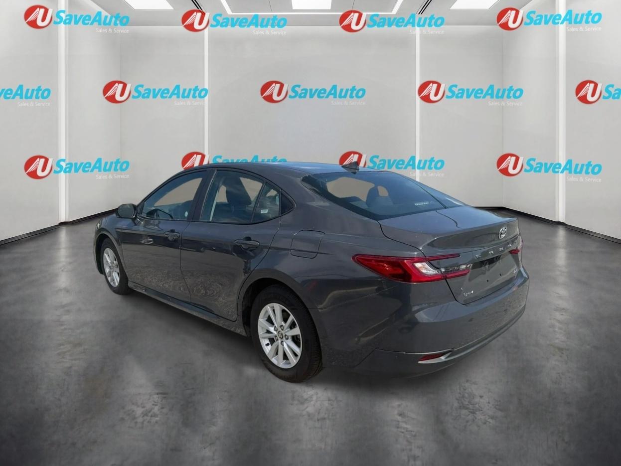 Toyota Camry Hybrid LE 2025