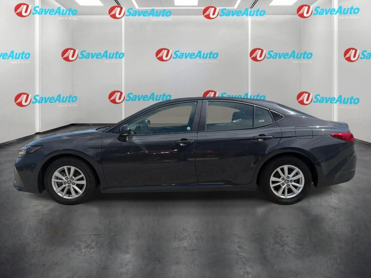 Toyota Camry Hybrid LE 2025