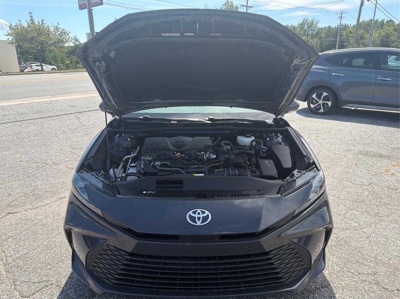 Toyota Camry Hybrid LE 2025
