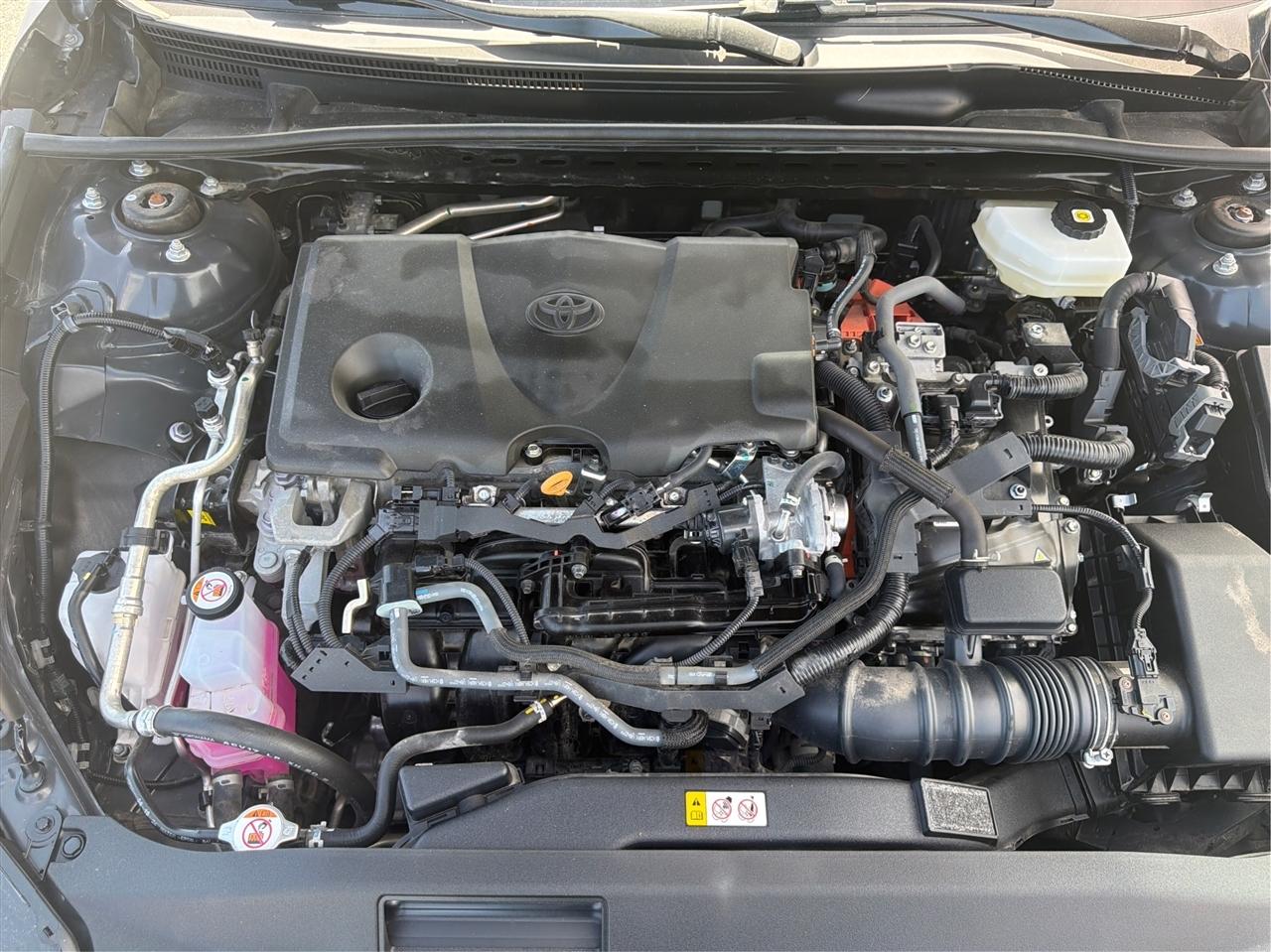 Toyota Camry Hybrid LE 2025