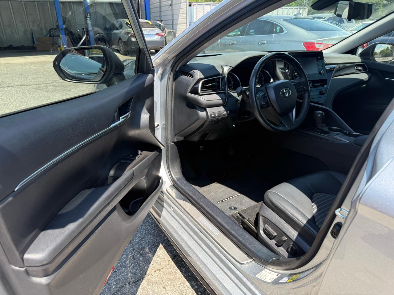Toyota Camry SE 2024
