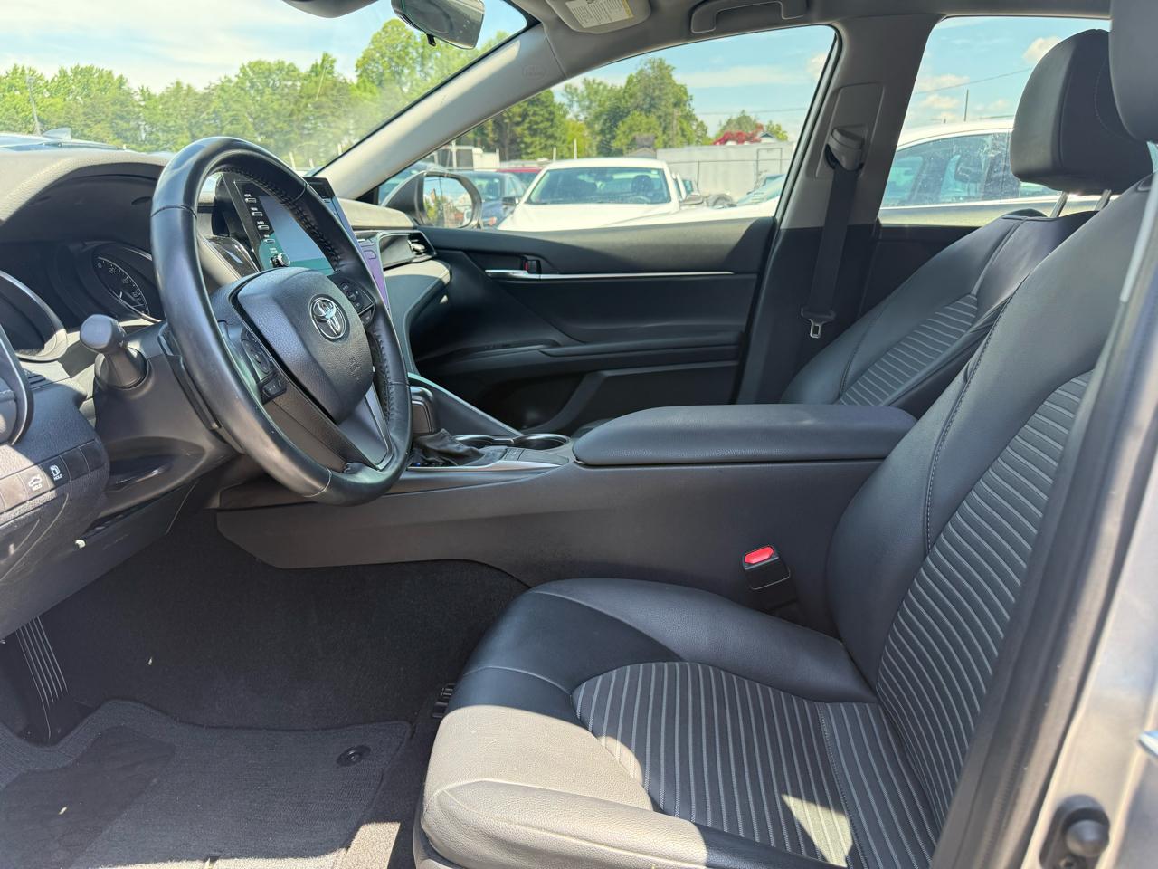 Toyota Camry SE 2024