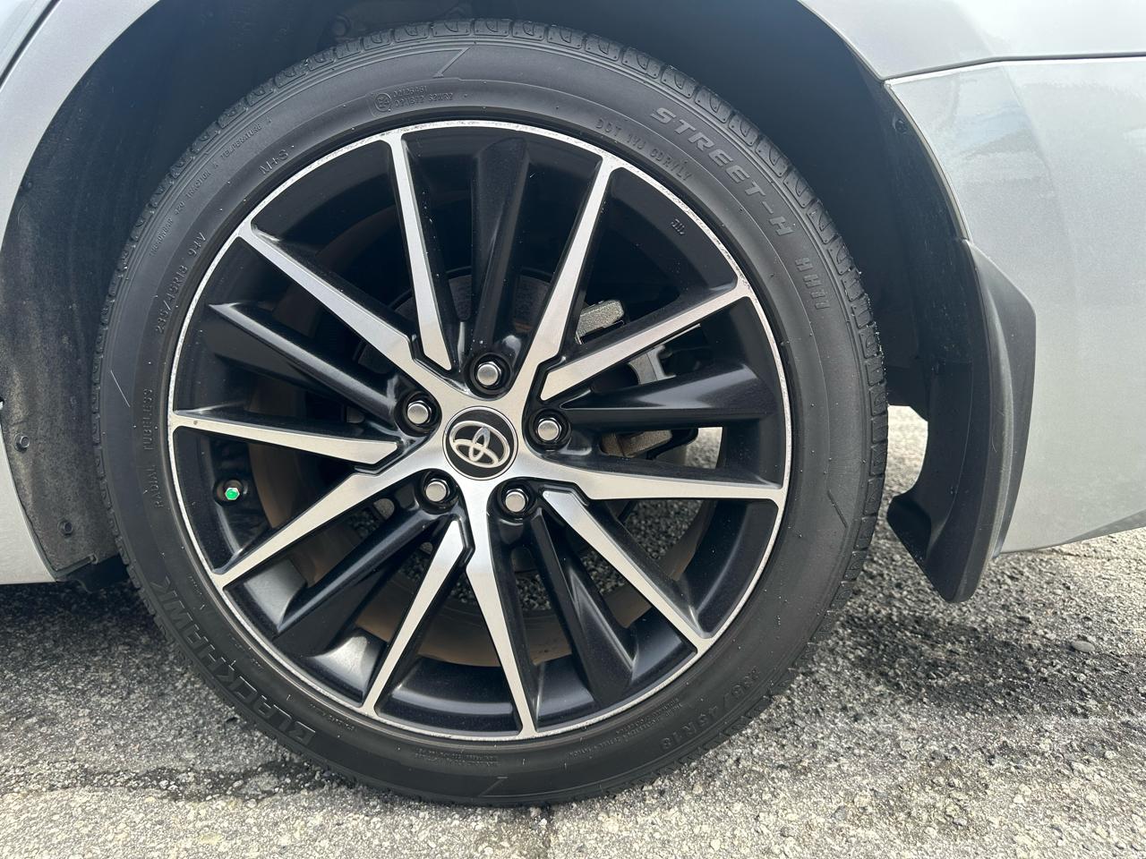 Toyota Camry SE 2024
