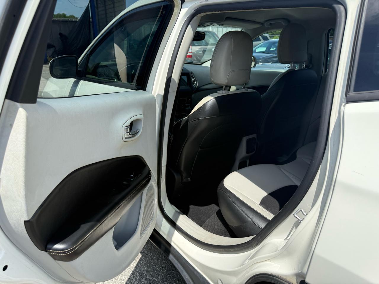 Jeep Compass Latitude FWD 2019
