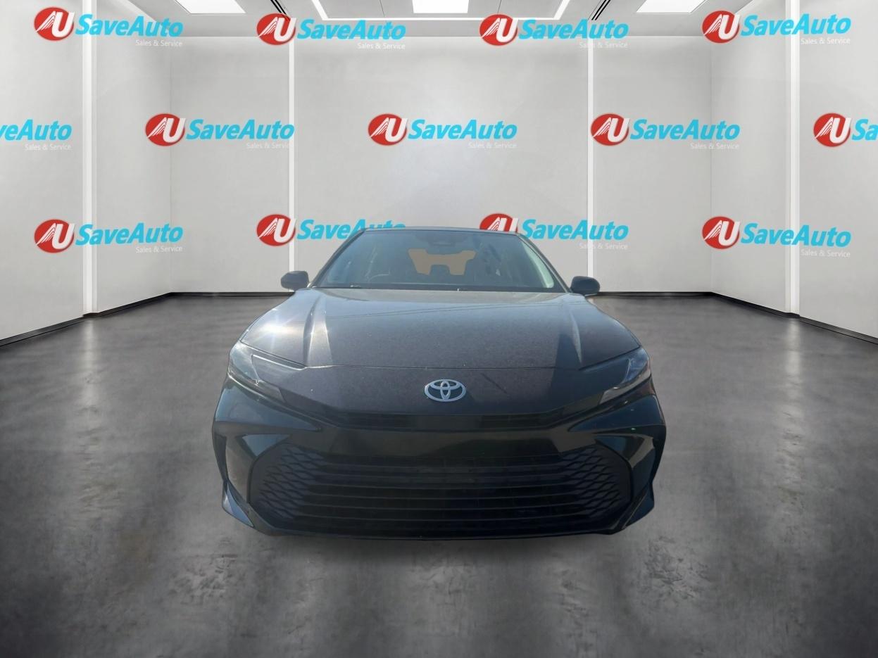 Toyota Camry Hybrid LE 2025